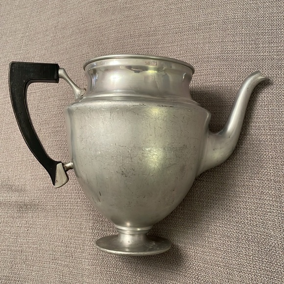Vintage MAJESTIC Aluminum Coffee or Tea Pot Unique Shape No Lid or Vase - Picture 5 of 11